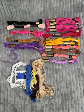 VINTAGE COATS & CLARK’S EMBROIDERY FLOSS LOT OF 16 SKEINS ASSORTED COLORS